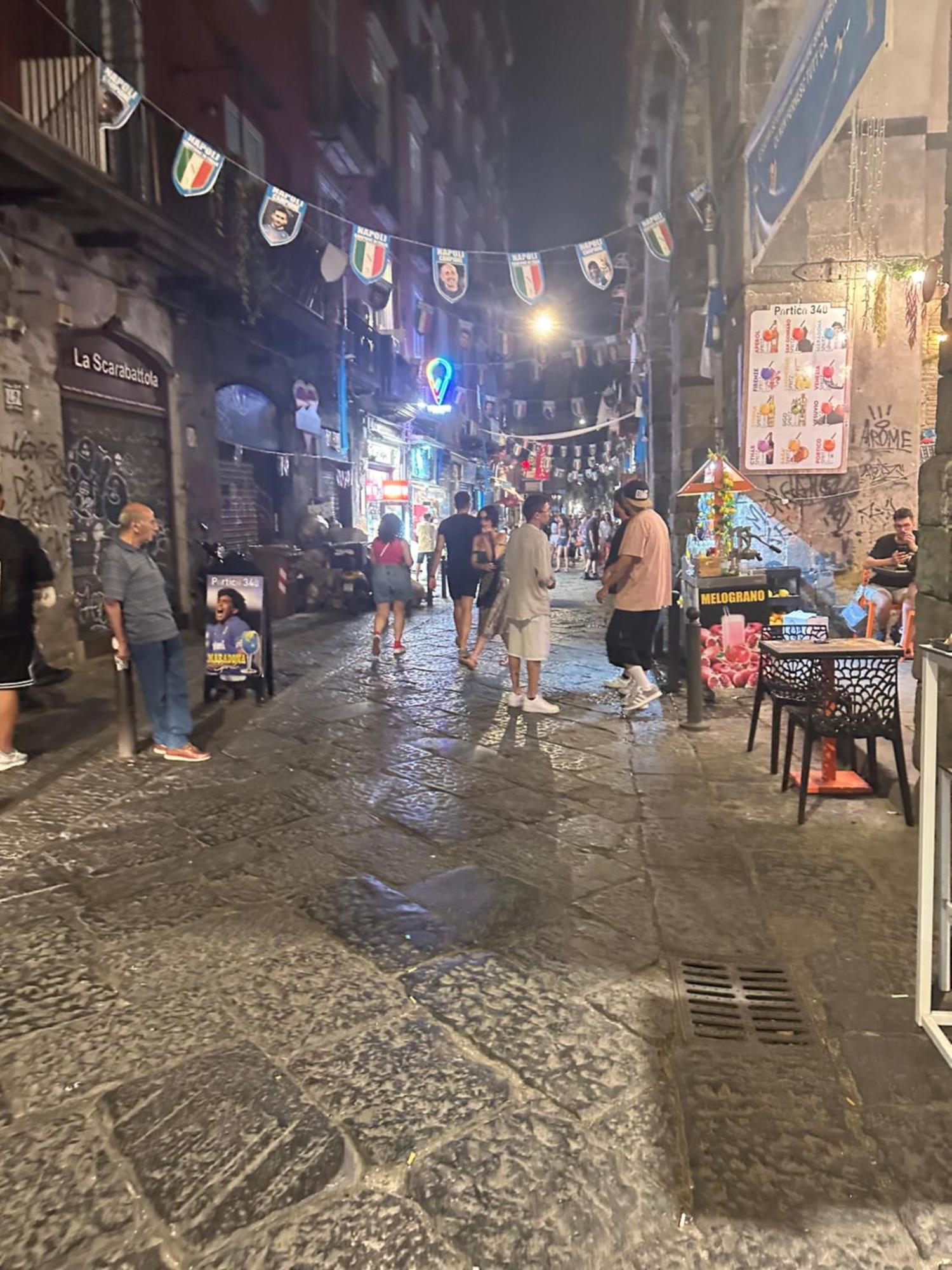 Angolo Paradiso Bed & Breakfast Napoli Bagian luar foto